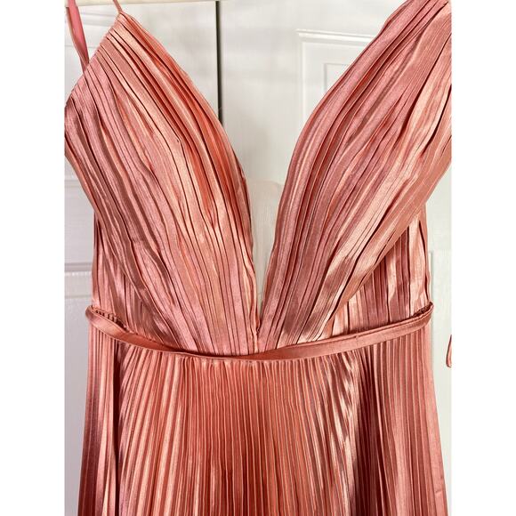 NWT Mac Duggal PLUNGE NECK PLEATED EVENING GOWN, Rose Gold, Sz 2, #49039 - Picture 6 of 9